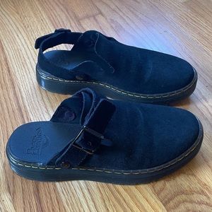 Dr martens: CARLSON SUEDE CASUAL SLINGBACK MULES